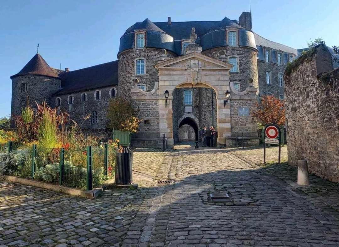 L'Appartement Du Chateau Boulogne-sur-Mer Esterno foto